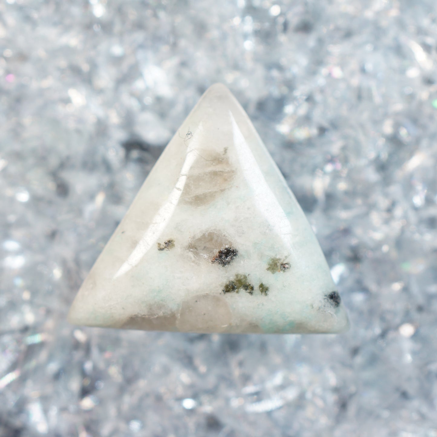 Kiwi Stone - Puffed Triangle