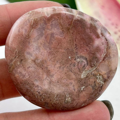 Strawberry Quartz - Large Worrystone